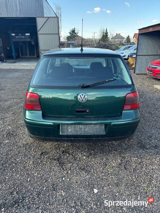 Volkswagen Golf 4 18 LPG 1998r 125 4/5