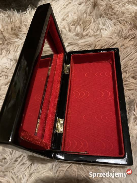 Azjatycka szkatułka lakierowana zdobiona masą śląskie Sosnowiec