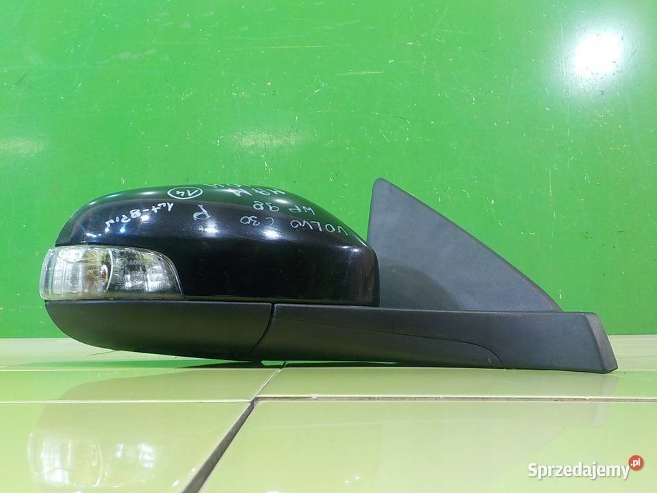 VOLVO C30 LIFT 16 D 10r 3D lusterko prawe Suków