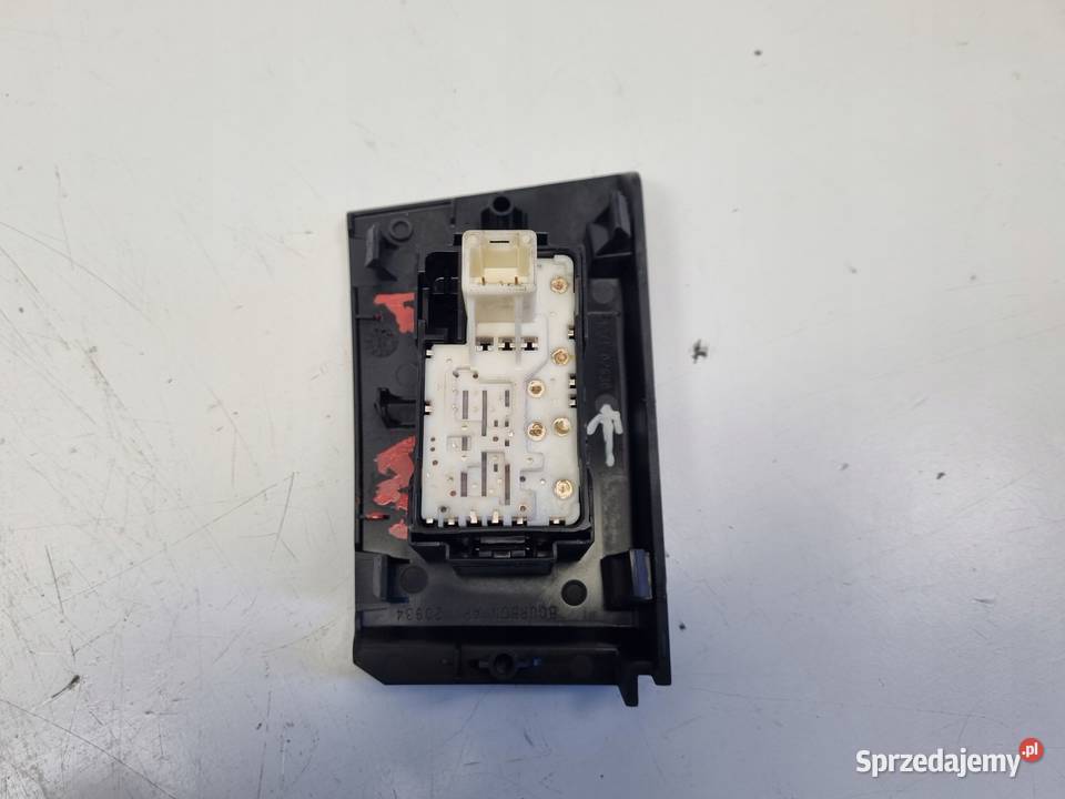 Toyota Auris II LEWY PRZEŁĄCZNIK TYLNEJ SZYBY Rudka