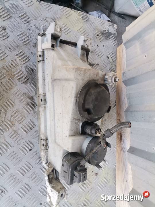 Lampa Prawa Przód Skoda Octavia 1 I osobowe Pozostałe Wisznice