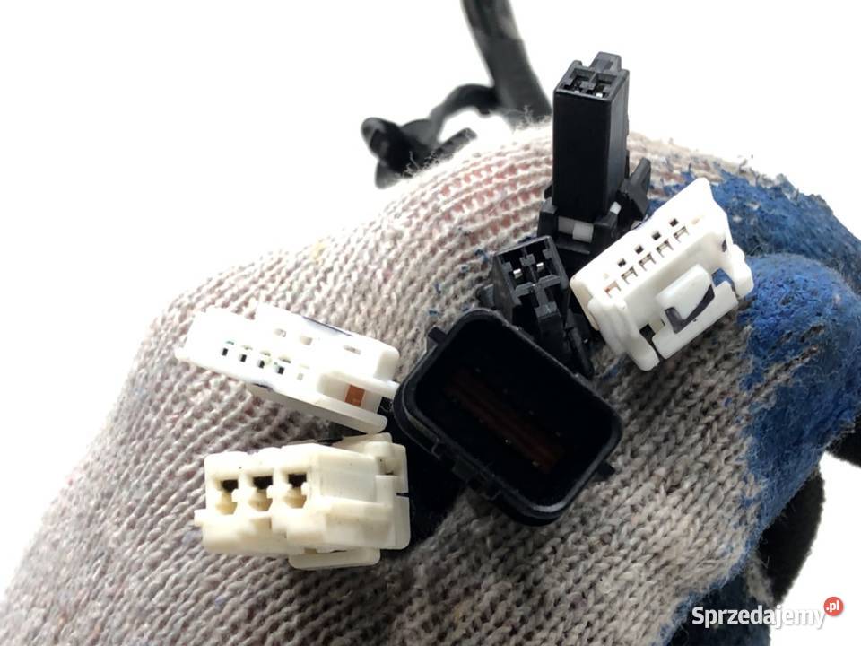 WIĄZKA KLAPY BAGAŻNIKA TYŁ KIA OPTIMA 17 141 osobowe sprzedam