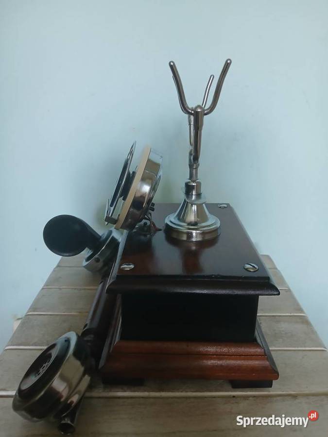 Polski kultowy telefon stacjonarny z czasów PRL Telefony przewodowe