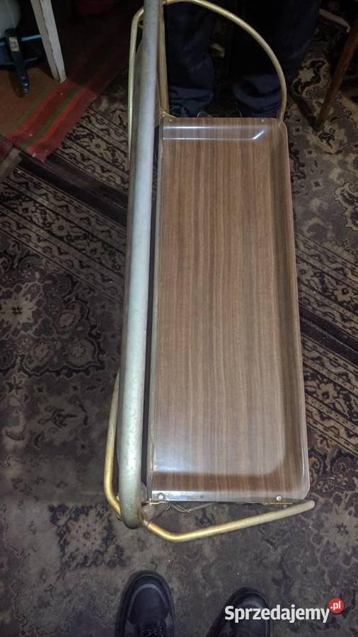 Stolik na kółkach rozkładany