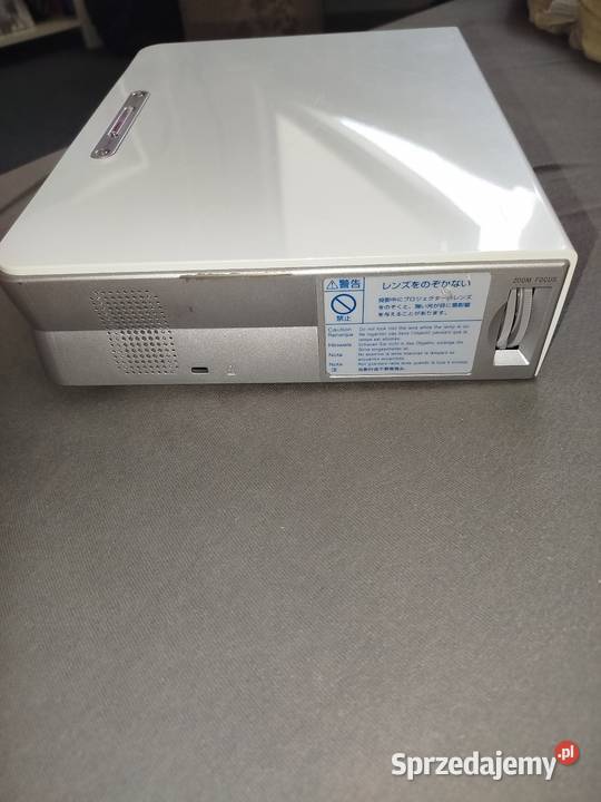 Projektor LCD Sony VPLCS5 800X600 px1800 ANSI Radom