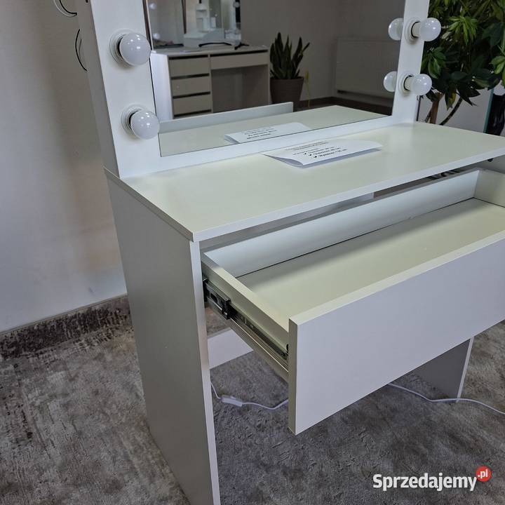 Toaletka kosmetyczna Hollywood Rudno