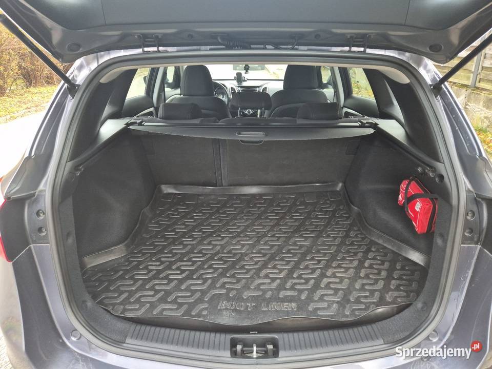 Hyundai i30 2016 lift 16 benzyna bezwypadkowy serwisowany w ASO Gdynia