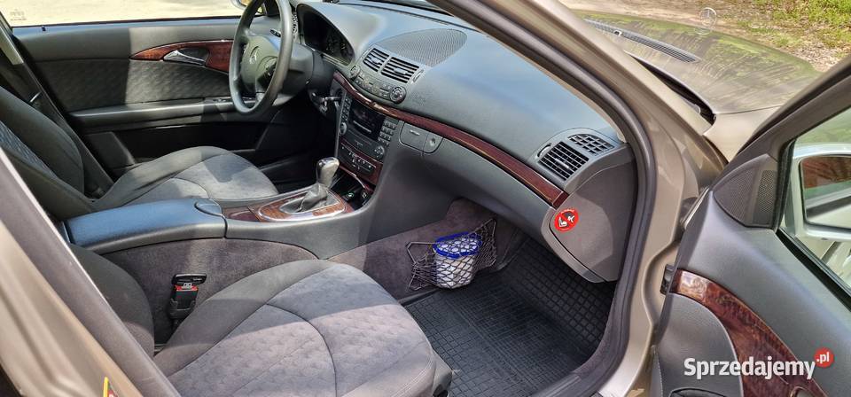Sprzedam ładnego MERCEDESBENZ E W 211 18LPG 163 Rok produkcji 2005 Brzeg sprzedam
