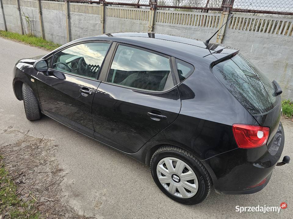 Seat Ibiza 2011r 14 86 4cylindry Klima Hak Rok produkcji 2011 Radom