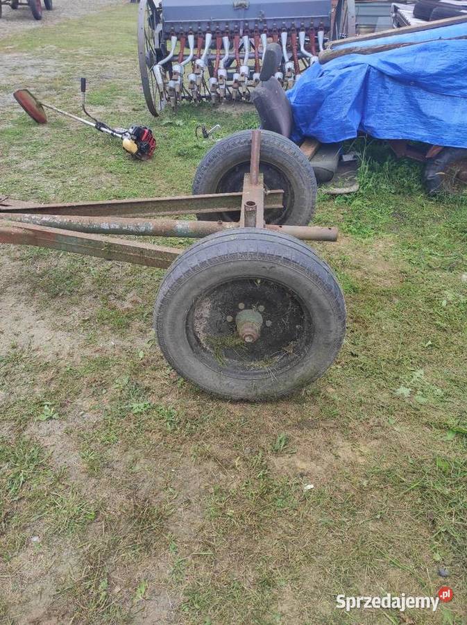 Wozy metalowe ciągnikowe
