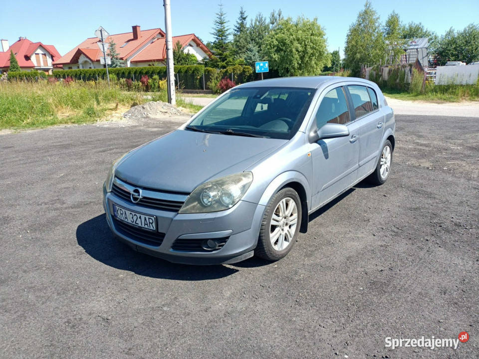 Opel Astra Opel Astra 17CDTI 101 04r H 20042014 Tarnów