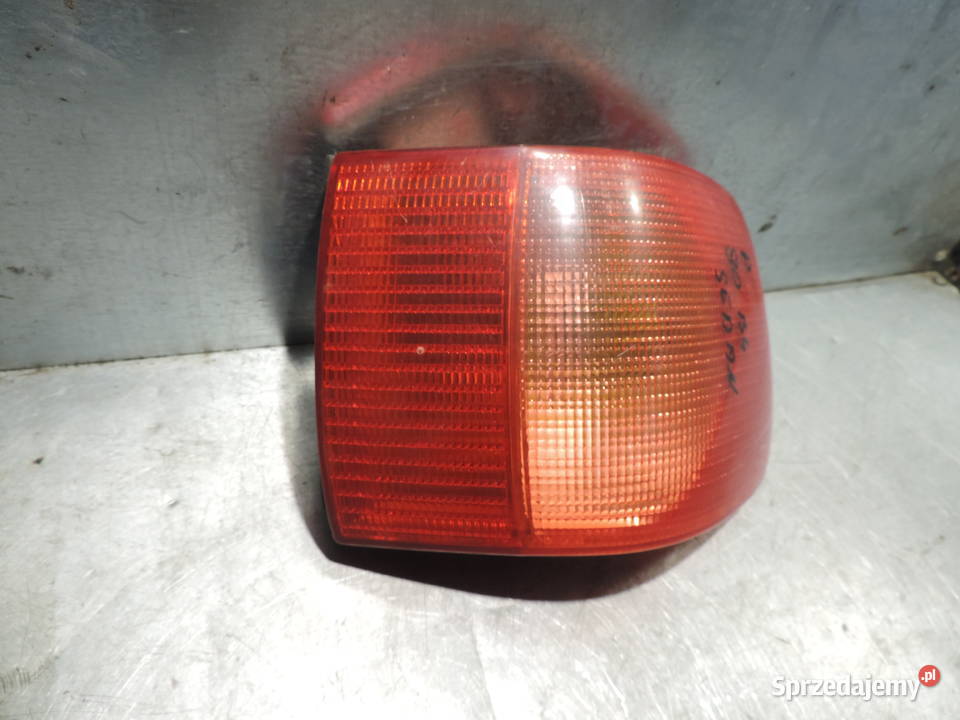 LAMPA PRAWY TYŁ AUDI 80 B4 SEDAN