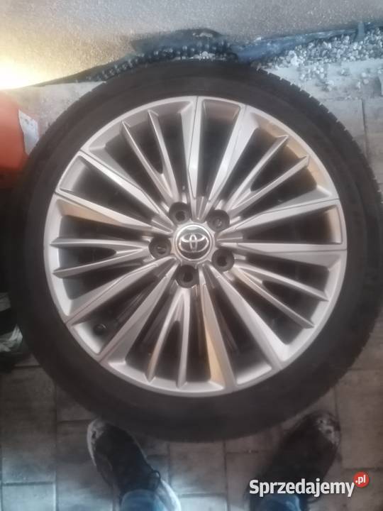 Felgi z ładnymi oponami 22545r18 95y Toyota aluminiowe sprzedam