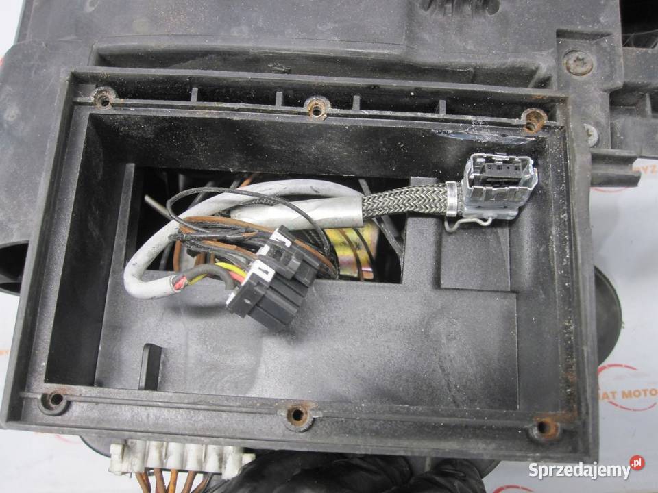PORSCHE CAYENNE 32 B 05r lampa prawa przód Lampy przednie Kielce