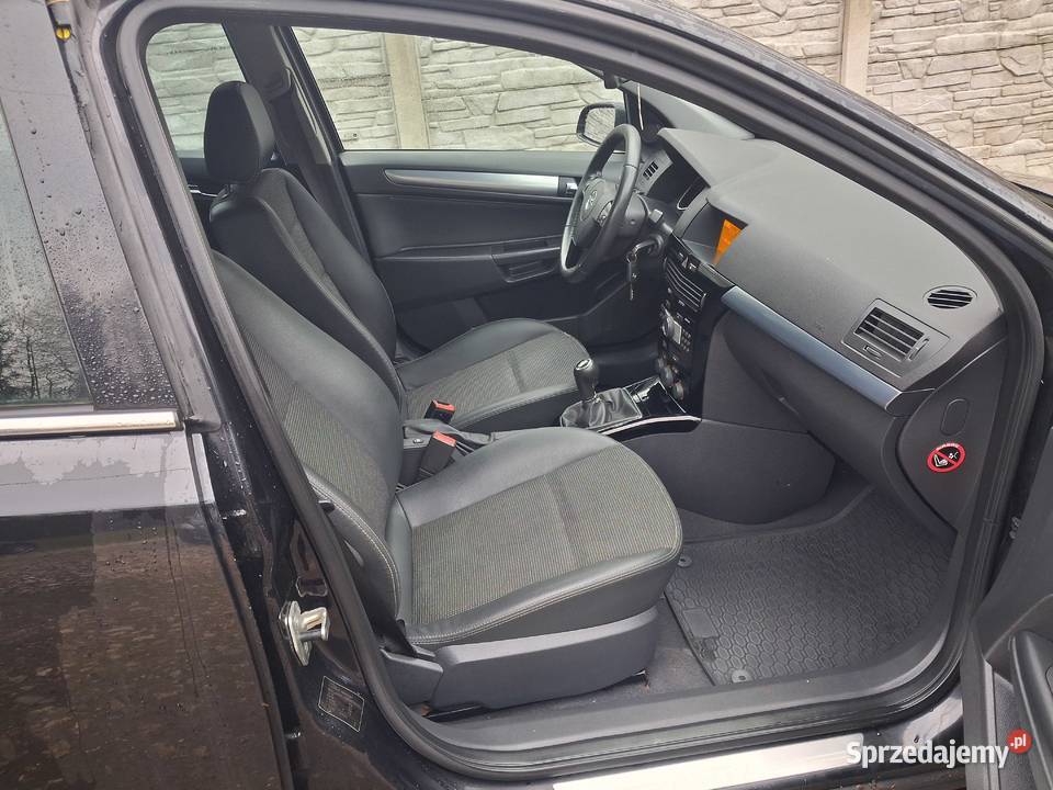 Opel Astra H Kombi Sprowadzony 2010 klimatyzacja Starachowice sprzedam