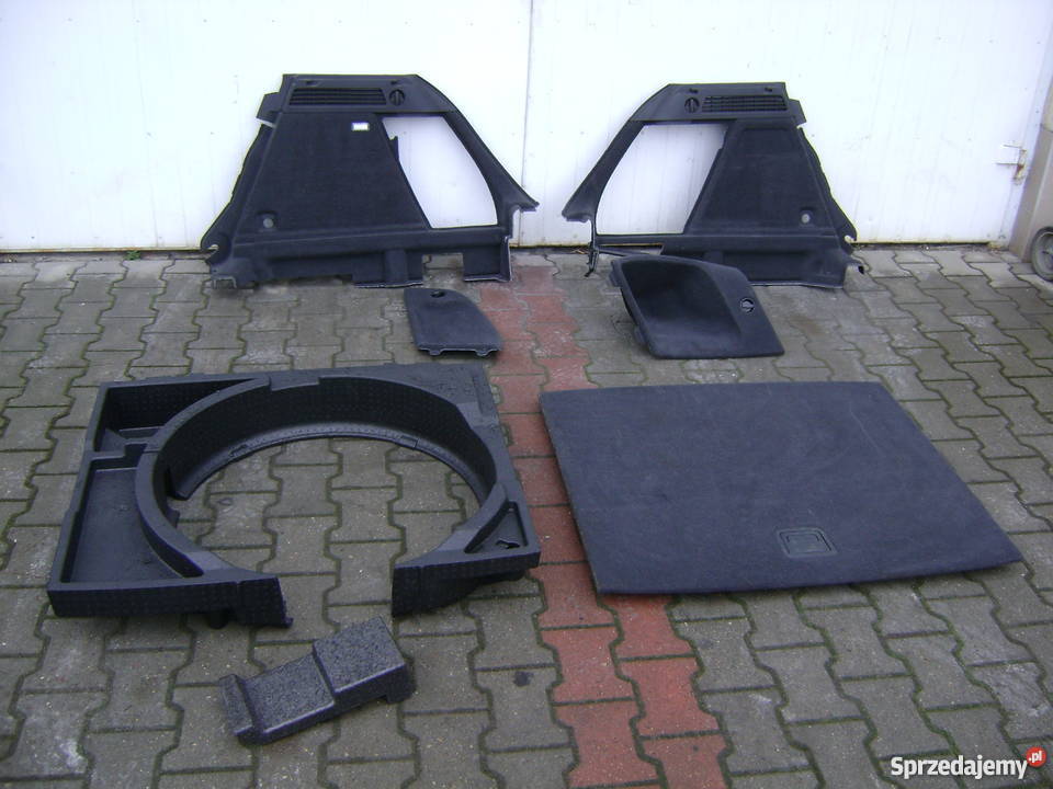 AUDI Q3 TAPICERKA BAGAŻNIKA BOCZEK SCHOWEK Rok produkcji 2012 Nowy Dwór Gdański sprzedam