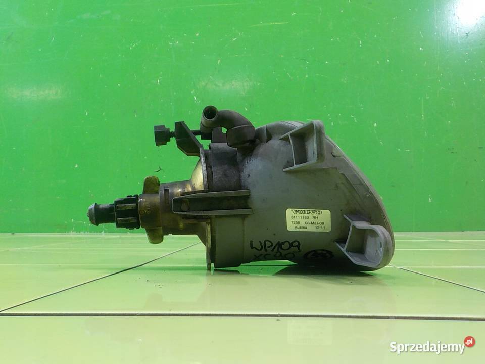 VOLVO XC90 I LIFT 24 D5 AUT 08r halogen prawy Suków