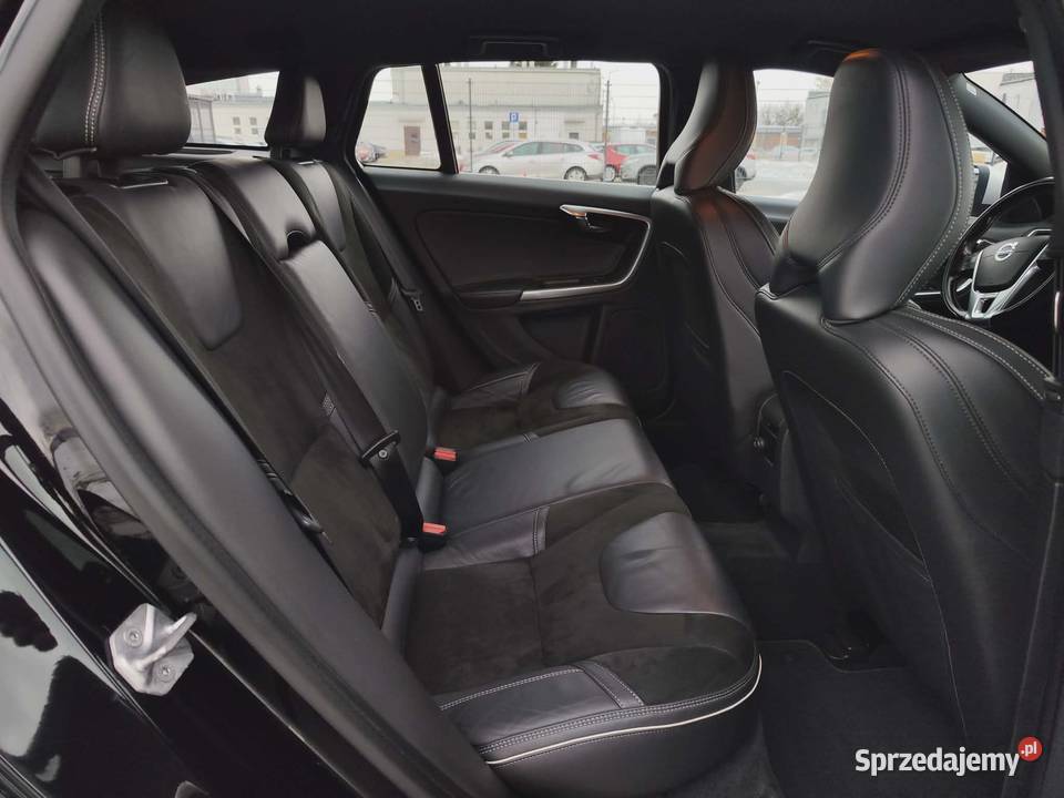 Volvo V60 20 Diesel RDesign Półskóra Navi w 1969cm3 Lublin