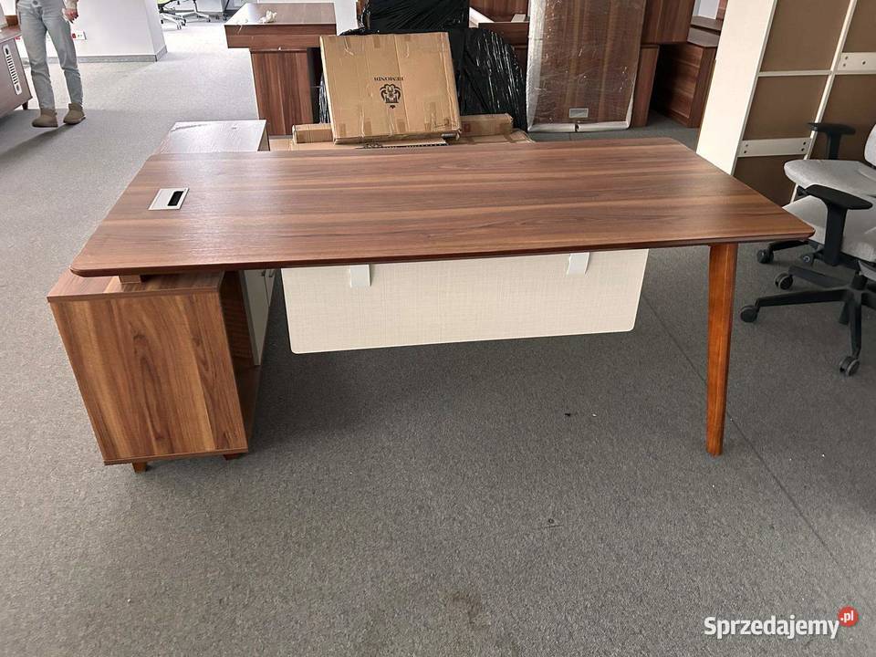 biurko gabinetowe Bemondi A609 orzech Kowale
