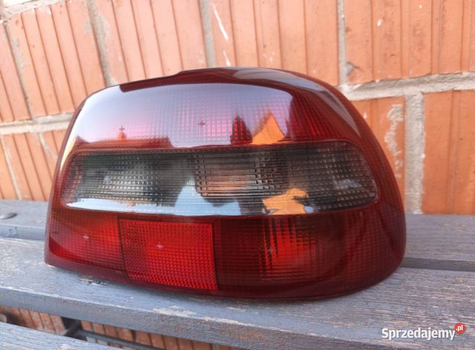 Volvo S40 I Lampa tył prawa przedlift Rok produkcji 1998 Niegowa