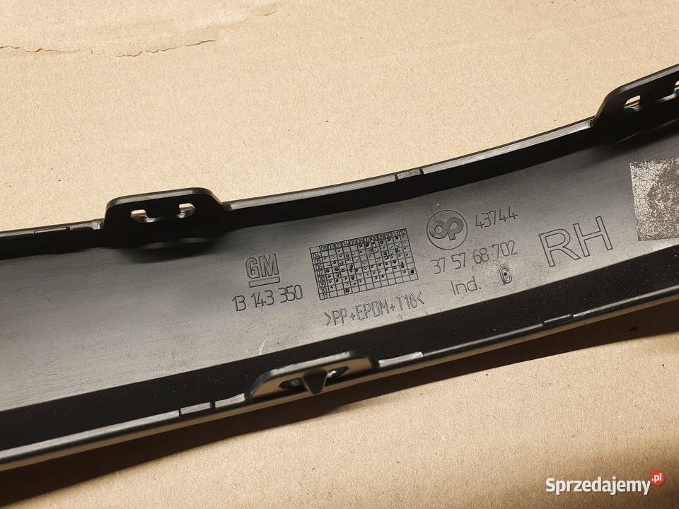 ASTRA 3 III GTC 3D LISTWA PRAWA ZDERZAKA TYŁ