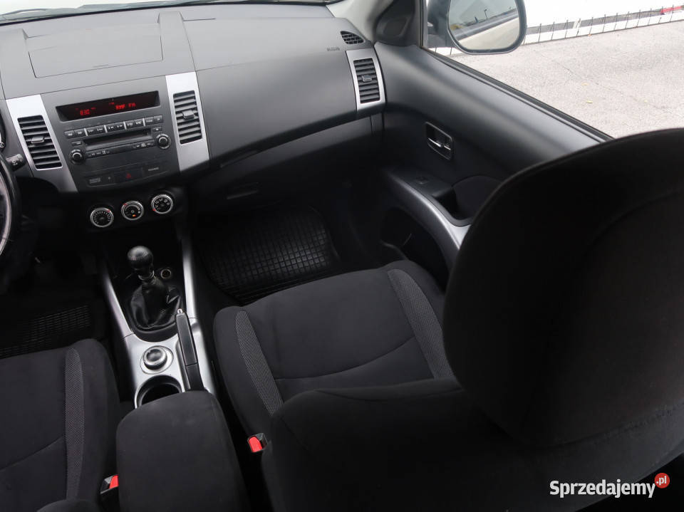 Mitsubishi Outlander 20 DID światła przeciwmgielne Lublin