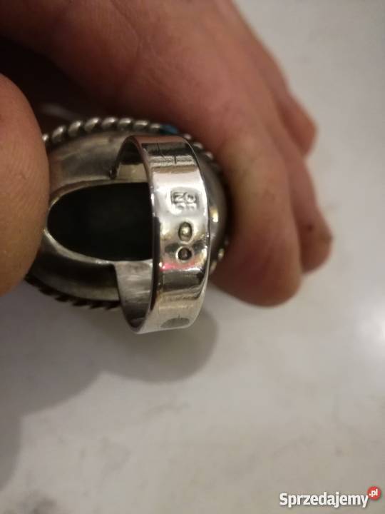 Unikatowy srebrny pierścionek ORNO z onyksem Kraków