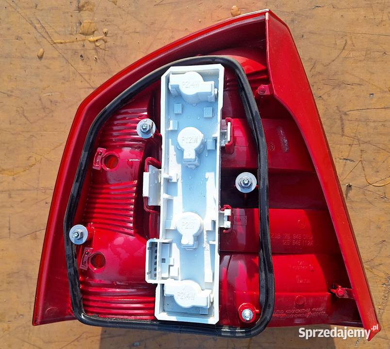 SKODA OCTAVIA II 2 LAMPA TYŁ HB PRAWA 1Z5945096A Radom