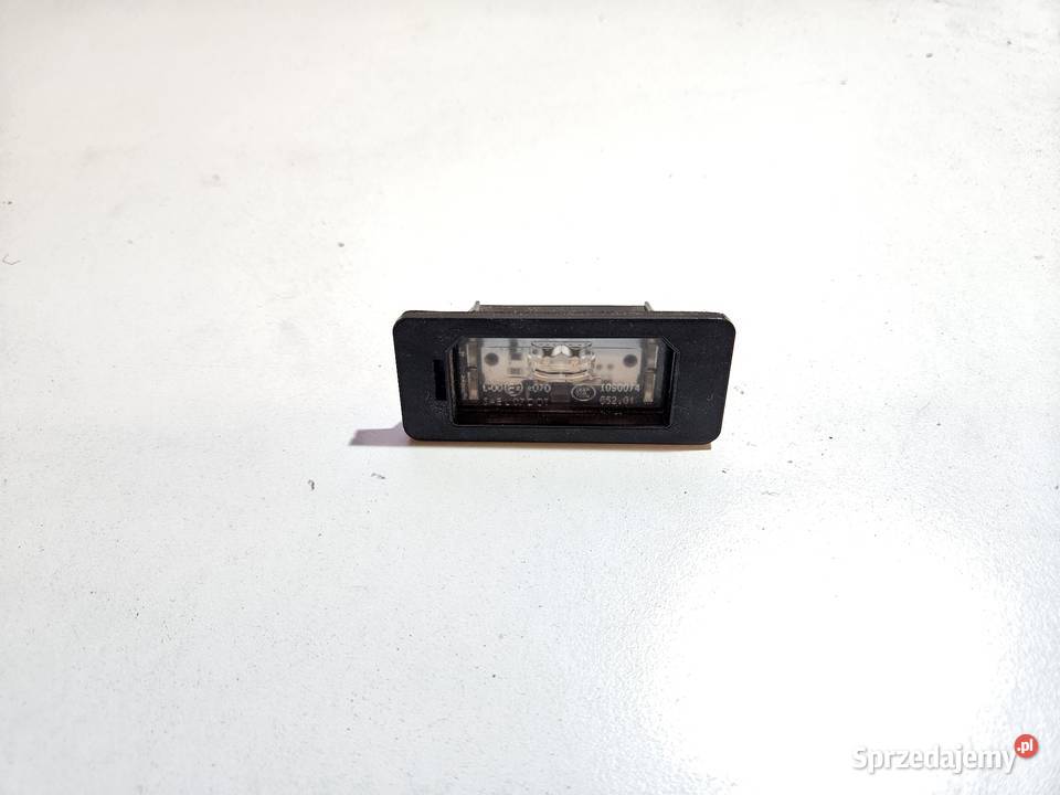 BMW G30 F40 LAMPKA TABLICY REJESTRACYJNEJ Międzychód