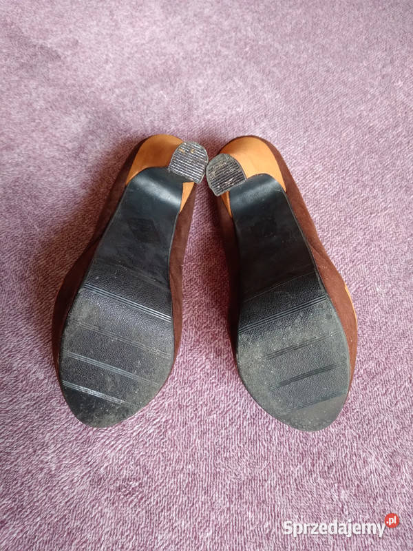 Buty damskie na obcasie brązowe beżowe zamszowe świętokrzyskie Kielce sprzedam