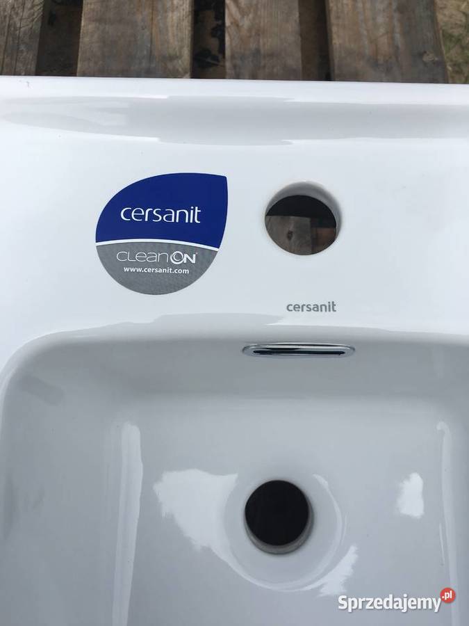 Bidet wiszacy clean on 52x36 firmy CERSANIT Bidety Pruszków sprzedam
