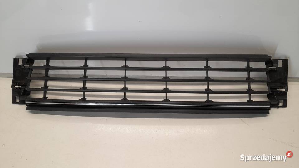 VW POLO V LIFT ATRAPA KRATKA ŚRODKOWA 6C0853677B osobowe Motoryzacja Goleniów