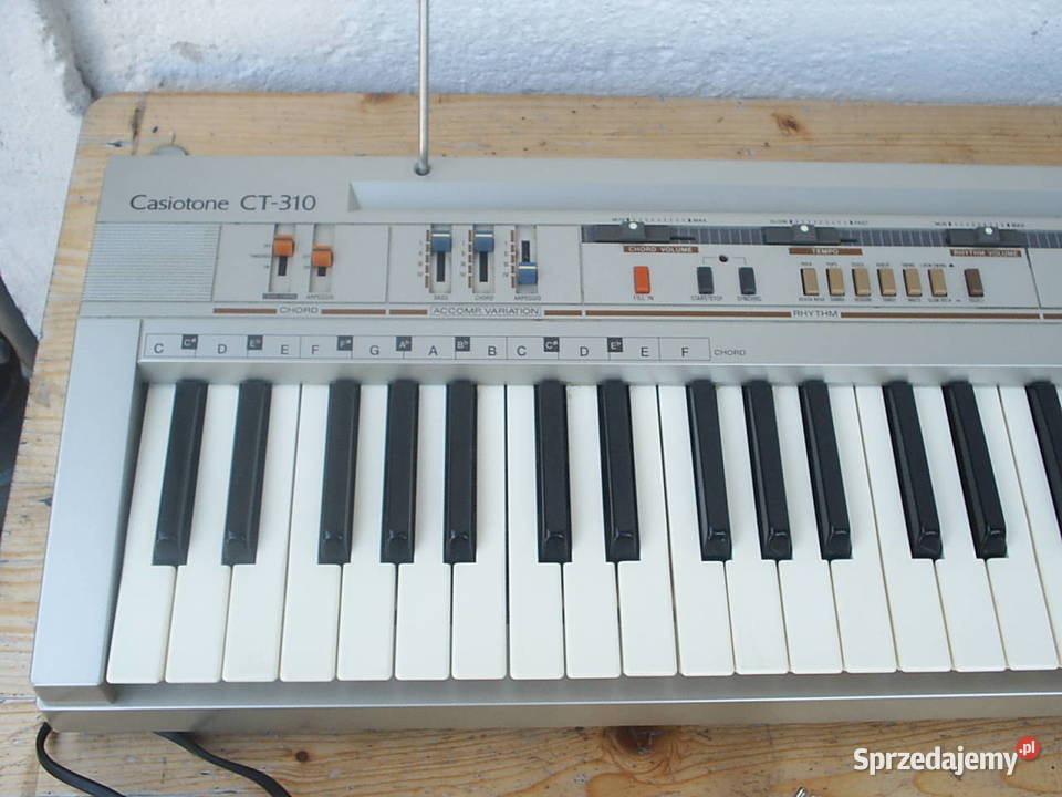 Historyczny Casio Casiotone CT310 z osprzętem Kłodzko