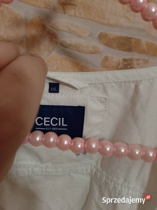 4446XXL3XL Biała dżinsowa kamizelka z patką z Bluzki i koszule małopolskie