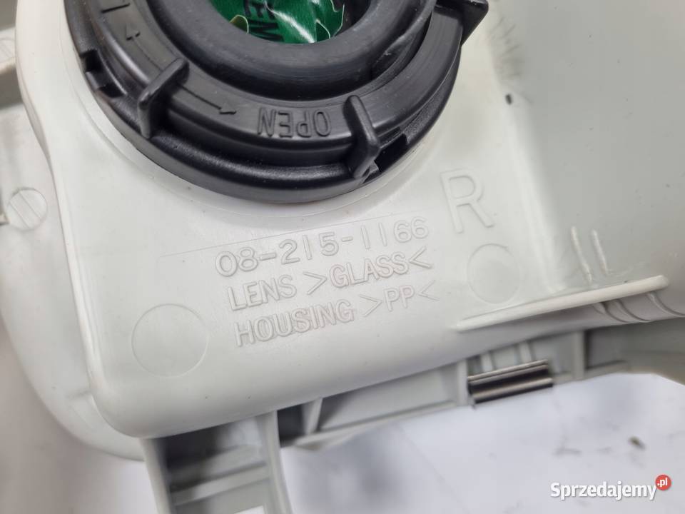 LAMPA PRAWA Nissan Serena 9298r PRZEDNIA PRAWY Lampy przednie lubelskie Chełm sprzedam
