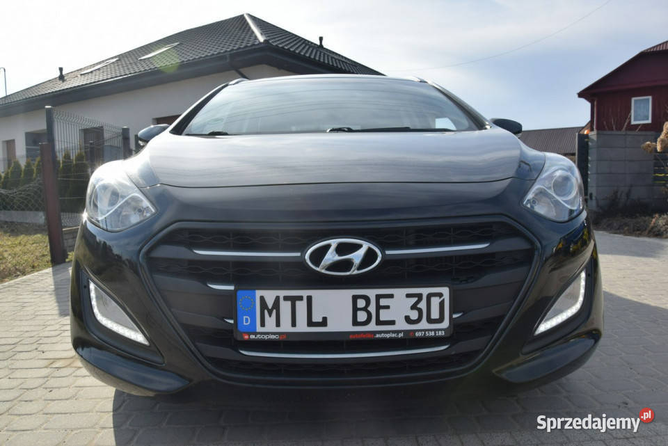 Hyundai i30 16D Navi Kamera 2015r Sprowadzony garażowany podkarpackie Majdan Sieniawski