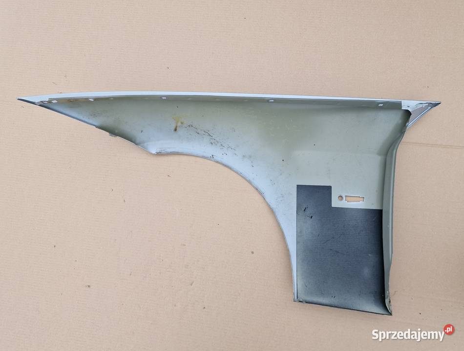 BMW 3 E90 E91BŁOTNIK PRAWY PRZÓD Bieleń