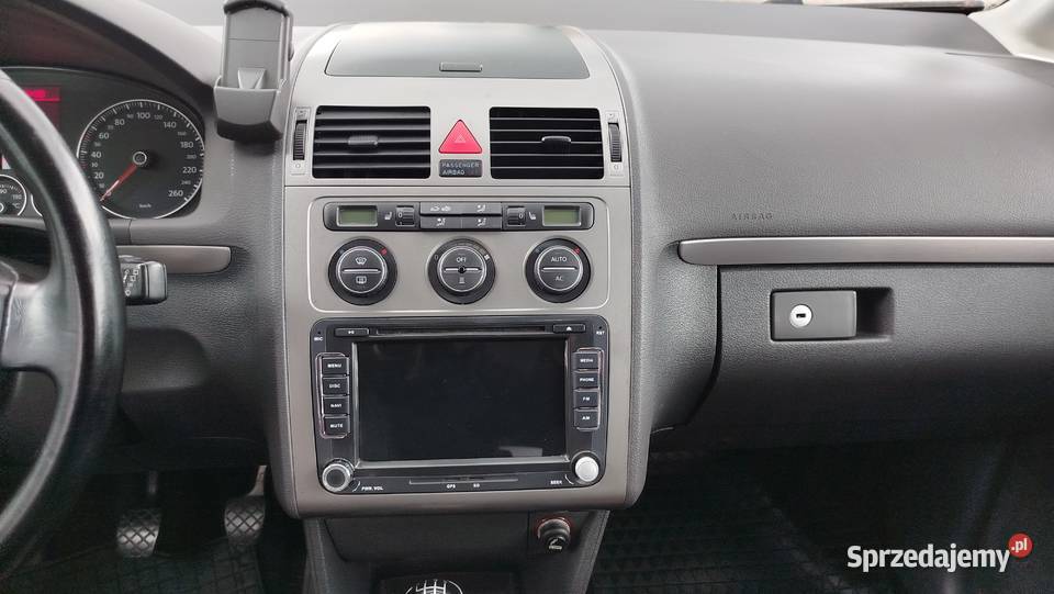 Vw Touran 20 TDI BMM bogate wyposażenie pomorskie
