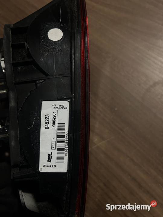 Komplet tylnych lamp do Volkswagen Golf VII lewa Glinica