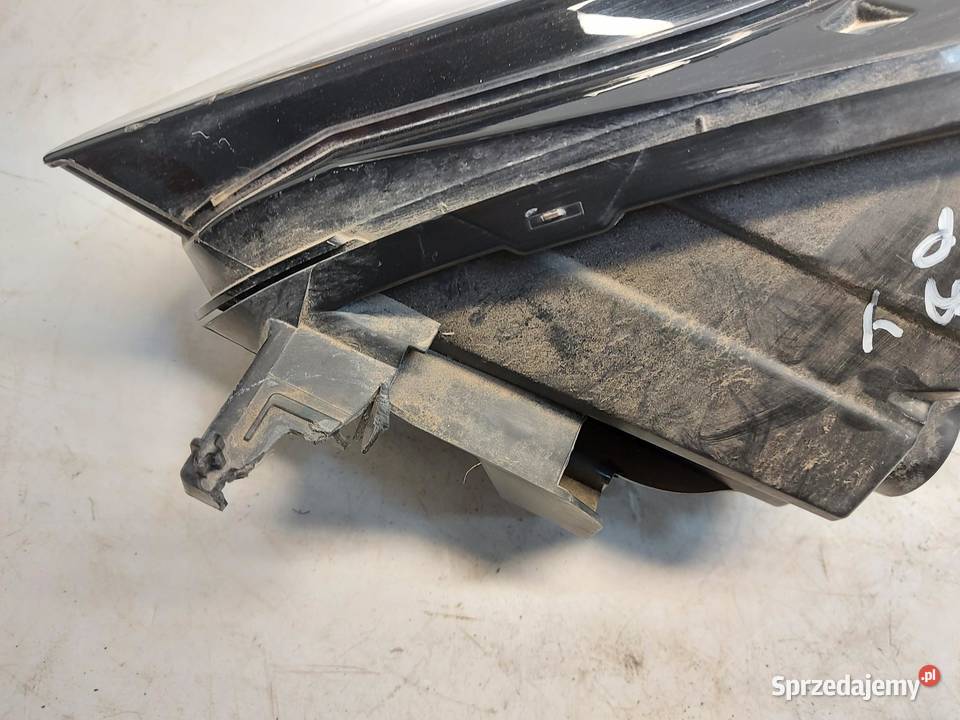 TESLA MODEL Y 2023r Lampa przód LED prawa UK RHD sprzedam