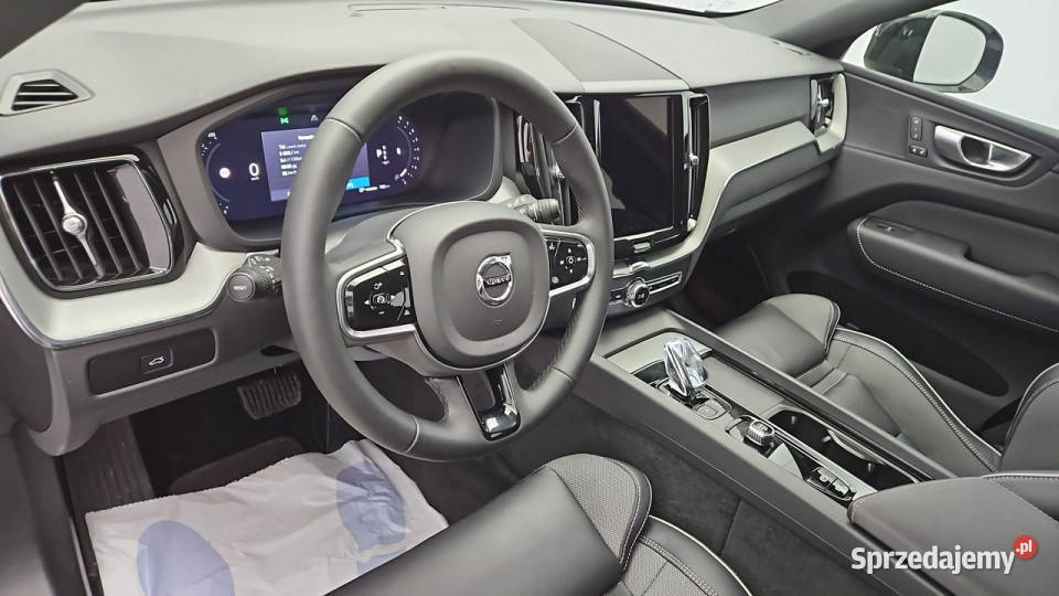 Volvo XC 60 B4 B Plus Dark aut Z Polskiego wielofunkcyjna kierownica Warszawa