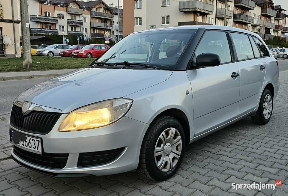 Sprzedam piękną utrzymaną Skodę fabię 2011 16