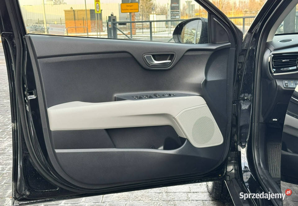 Kia Stonic Wersja L FV23 demo dealeraserwisowany kujawsko-pomorskie