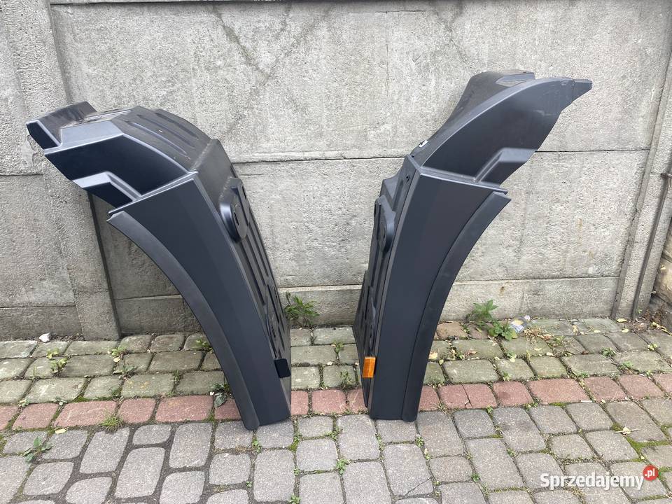 BŁOTNIK PRAWY PRZEDNI KABINĄ MERCEDES AROCS