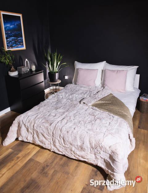 Narzuta z naturalnych kawałków skór rexa 200x220 Koce i narzuty małopolskie