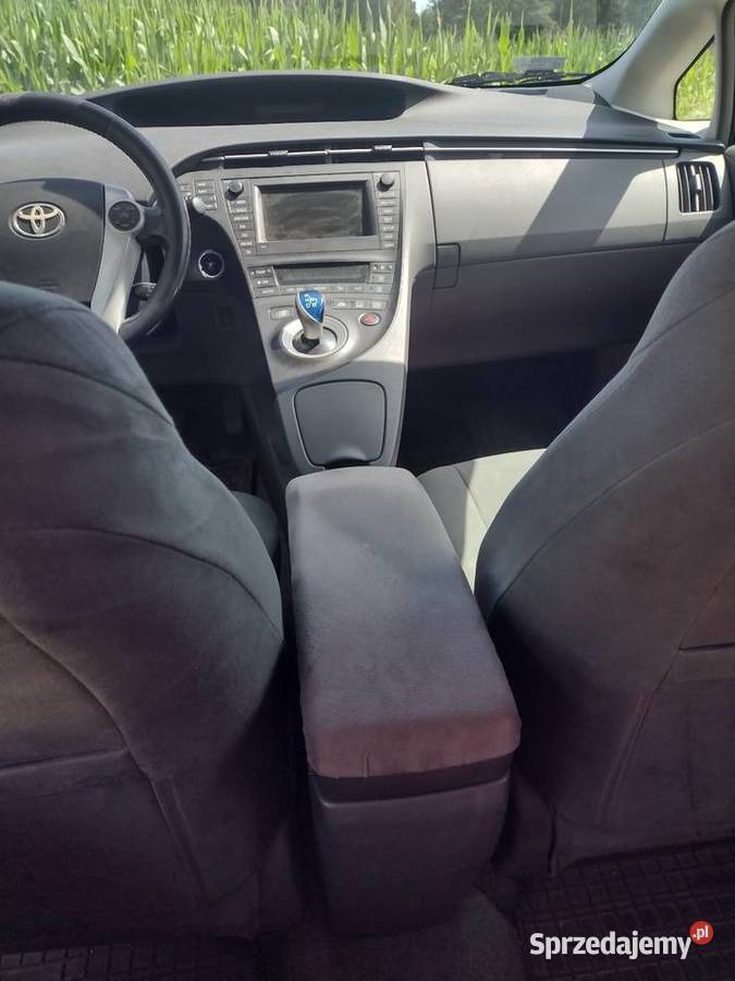 Sprzedam Toyota Prius 3 z 2010 r 18 hybryda welurowa tapicerka Pasynki