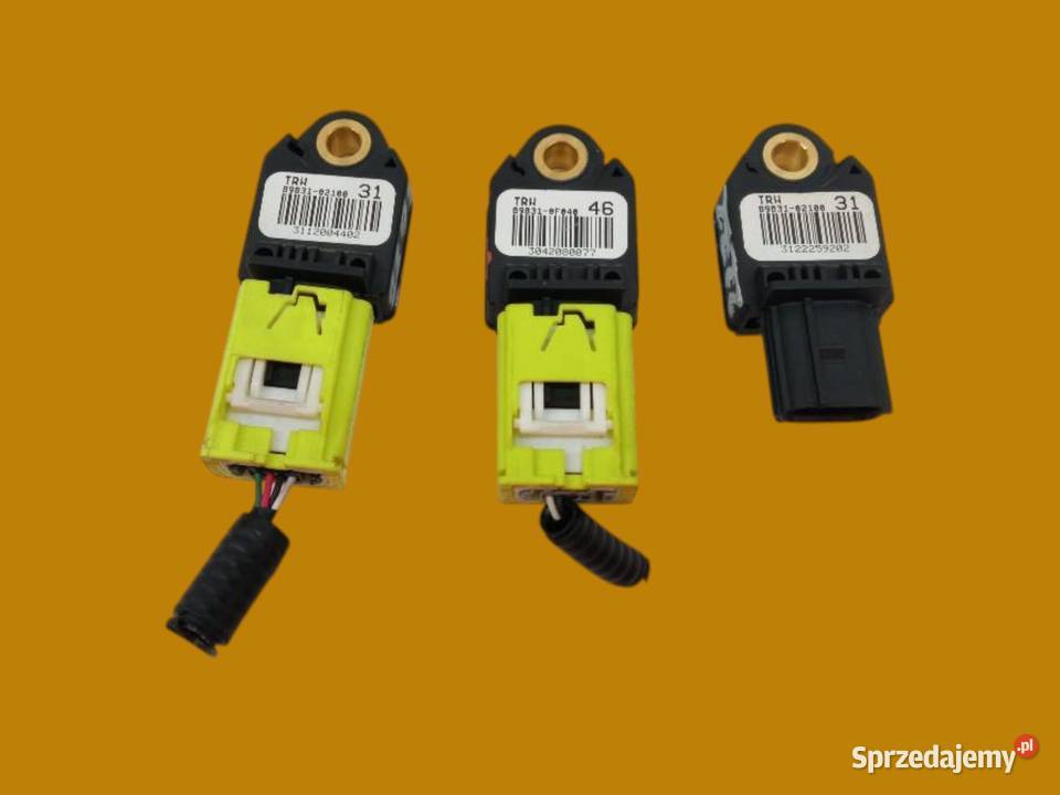 CZUJNIK SENSOR ZESTAW 8983102100 898310F040 Rok produkcji 2013