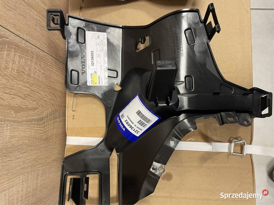 Volvo c40 xc40 lift 20 mocowanie zderzaka przód Rok produkcji 2020