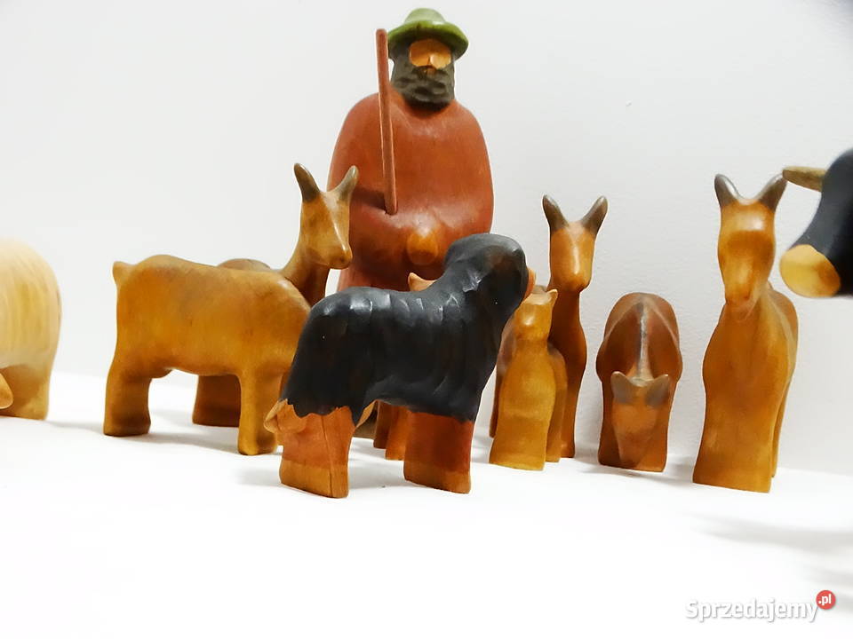 Zestaw 28 ręcznie wykonanych figurek marki Biłgoraj