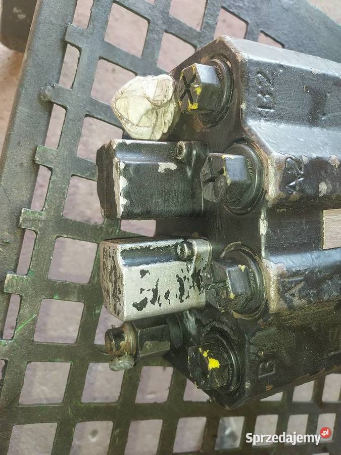 Rozdzielacz hydrauliczny ładowacza czołowego Hydraulika Krzywda